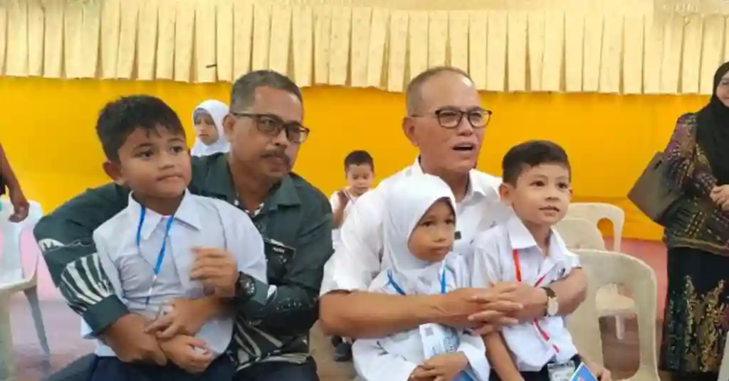 Bantuan untuk Pelajar dan Anak Muda